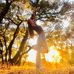 Meet your Posher, Ava